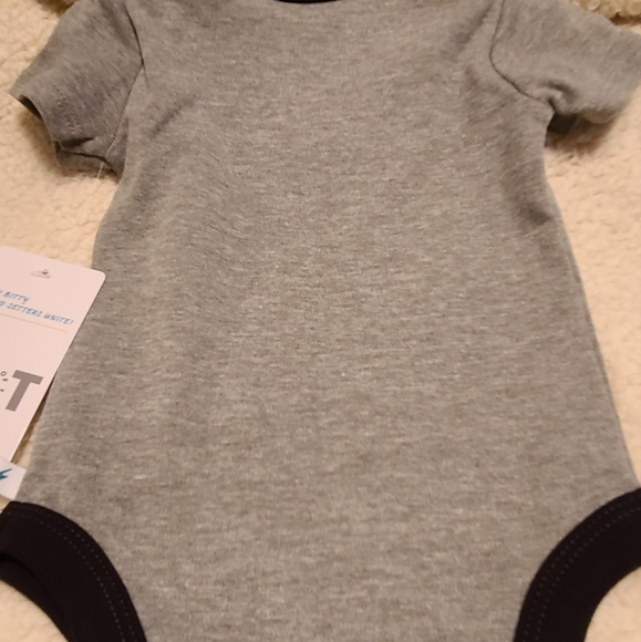 NWT Team of tiny size 6M gray / black bodysuit - Picture 8 of 10
